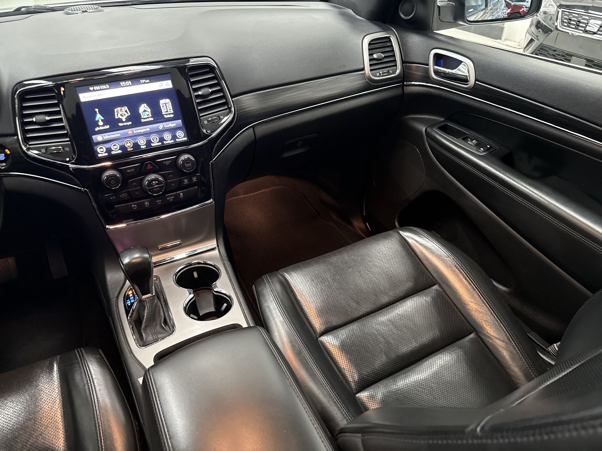 2021 Jeep GRAND CHEROKEE LIMITED LUJO V6