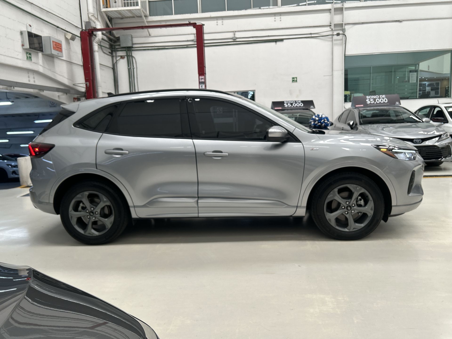 2023 Ford ESCAPE ESCAPE ST-LINE SELECT