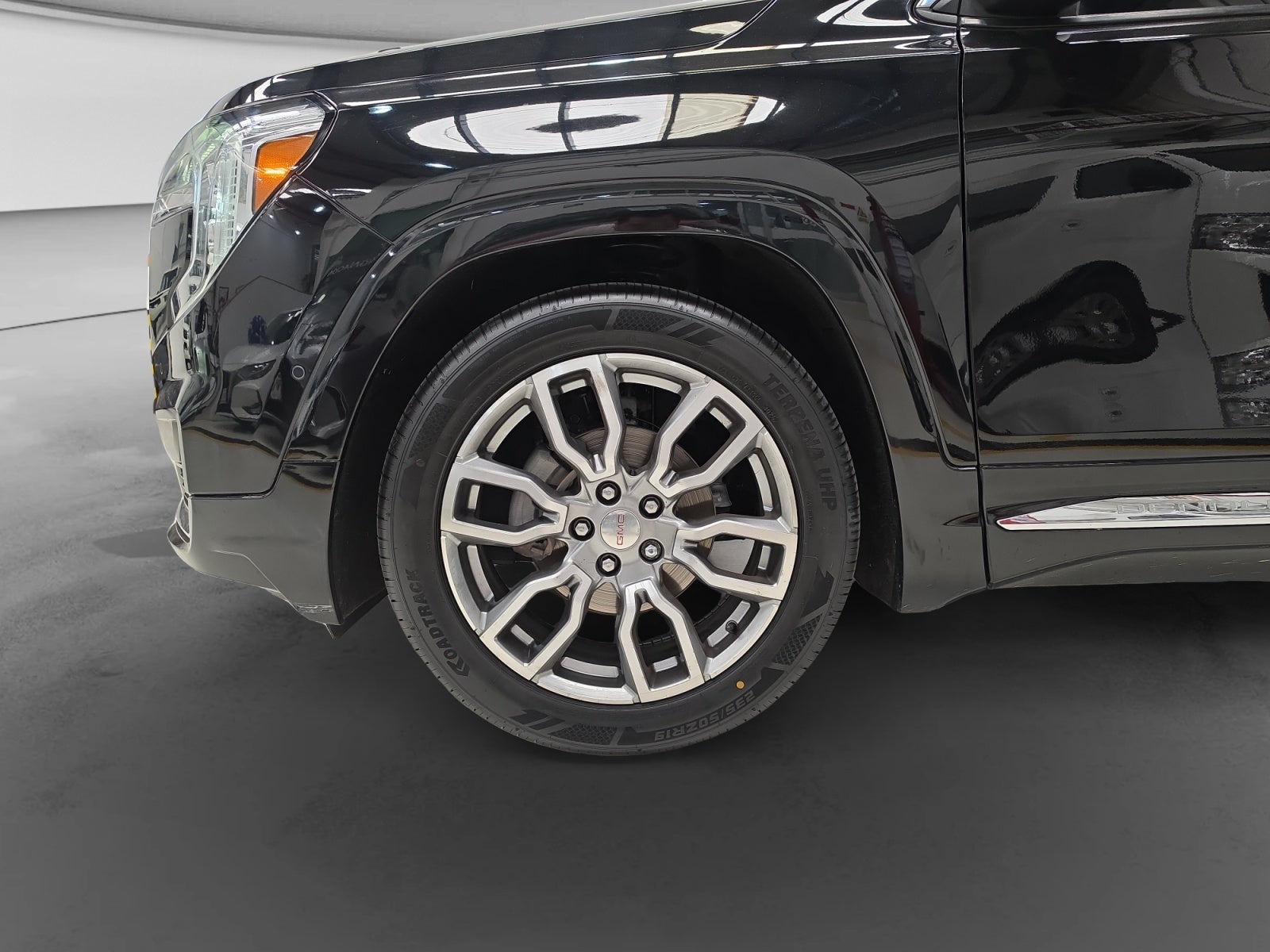 2024 GMC TERRAIN DENALI D