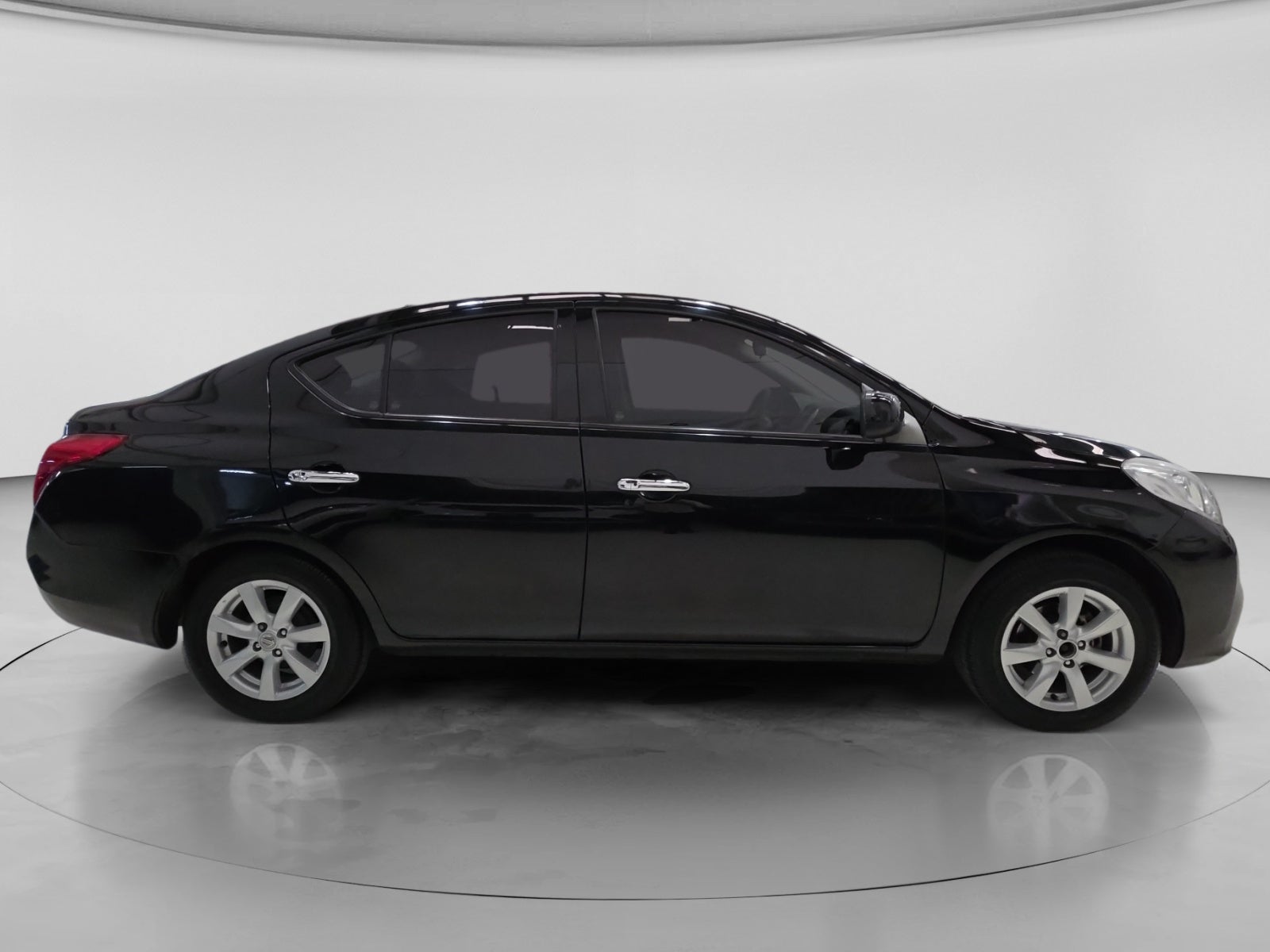 2014 Nissan VERSA ADVANCE TA AC