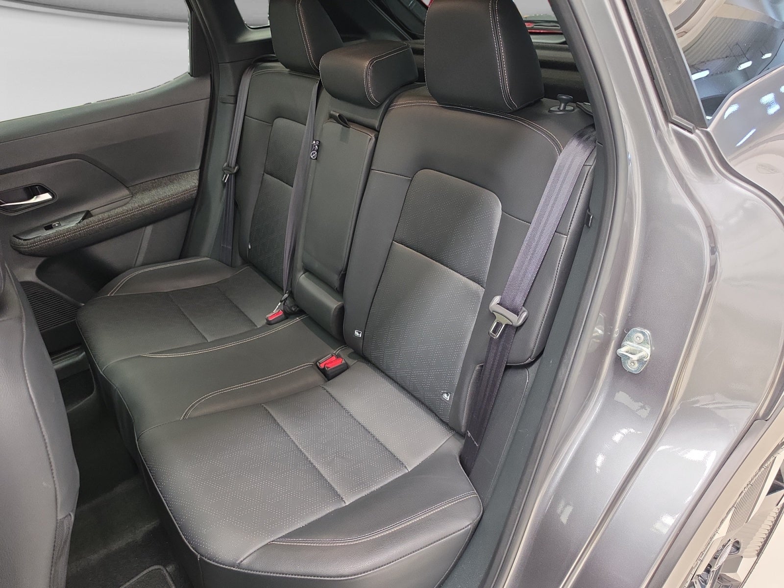 2025 Nissan KICKS PLATINUM CVT 25