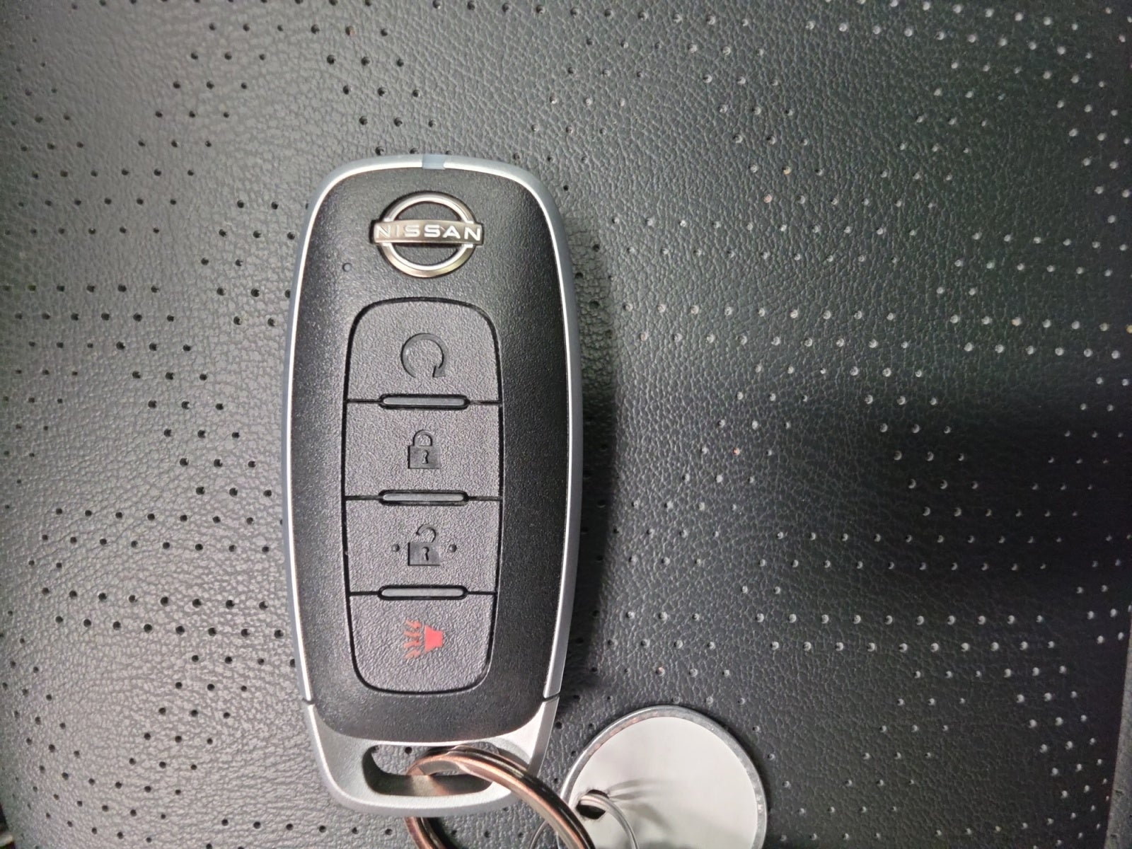 2025 Nissan KICKS PLATINUM CVT 25