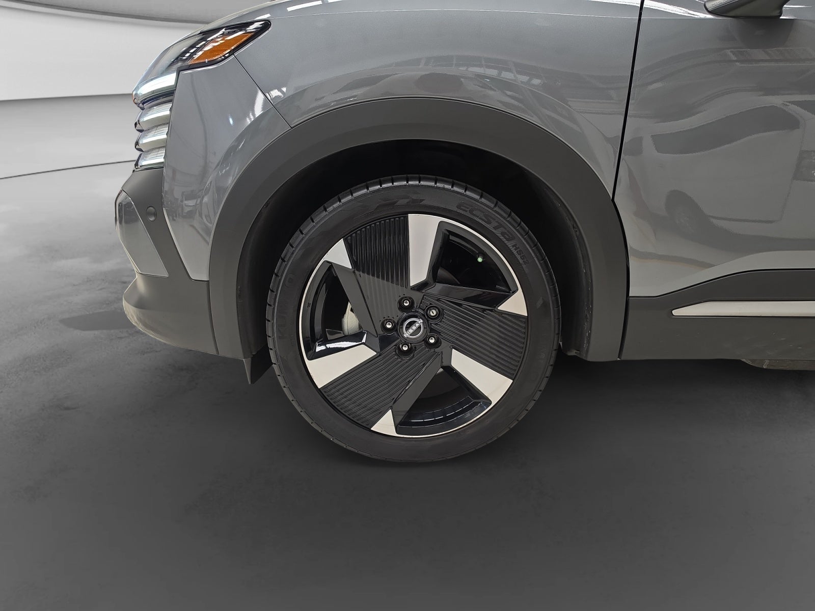 2025 Nissan KICKS PLATINUM CVT 25