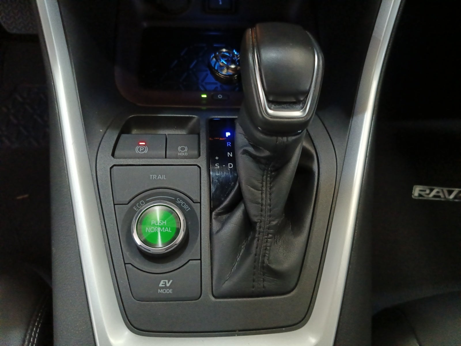 2022 Toyota RAV4 LIMITED HV