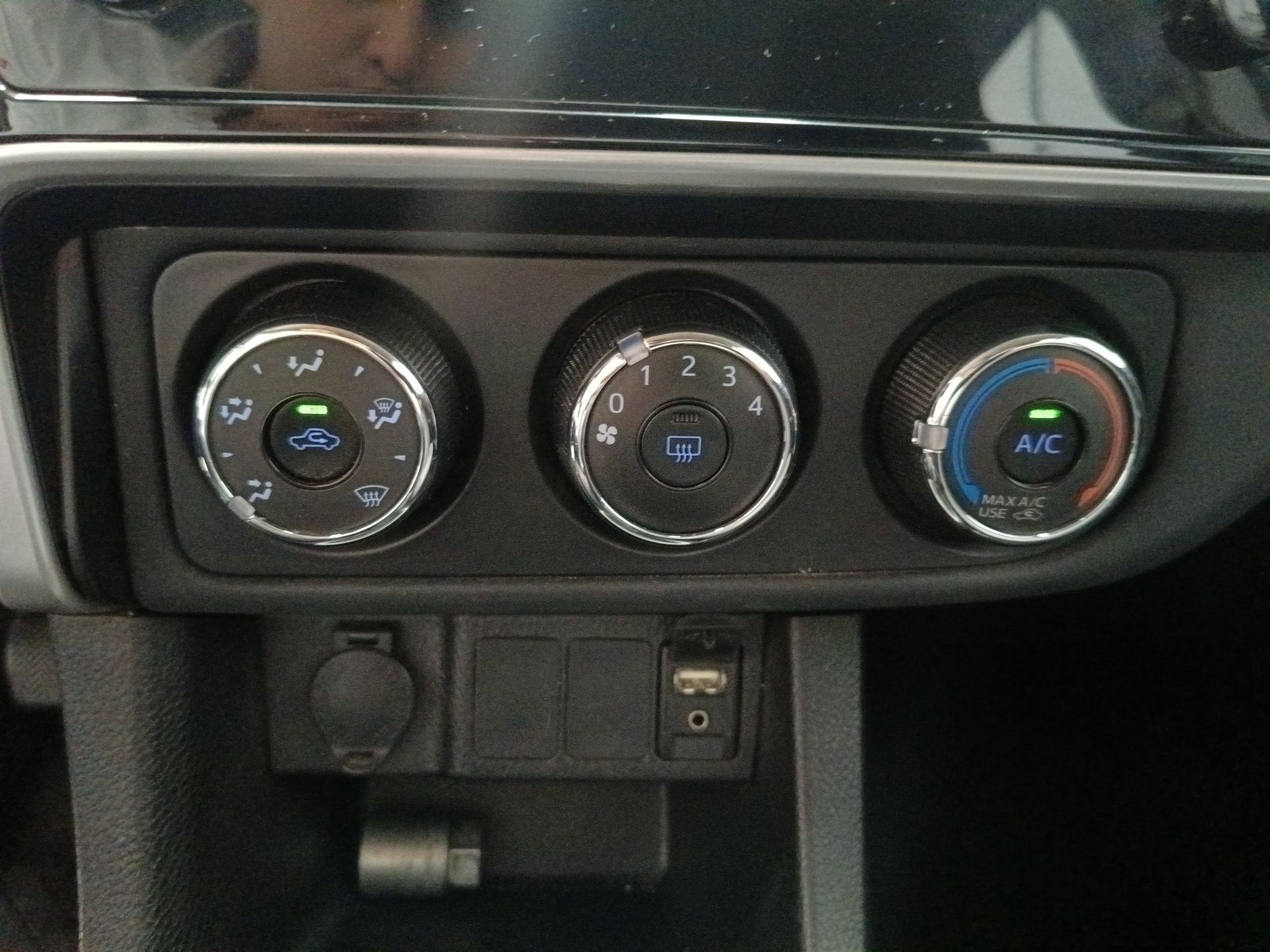 2018 Toyota COROLLA BASE MT