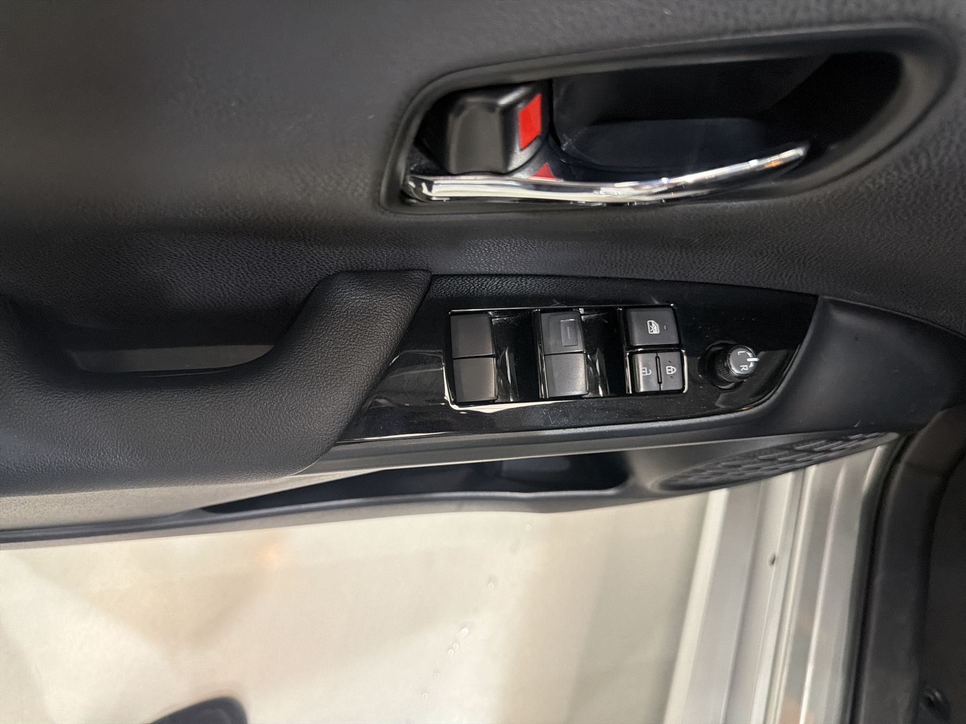 2022 Toyota PRIUS BASE BASE