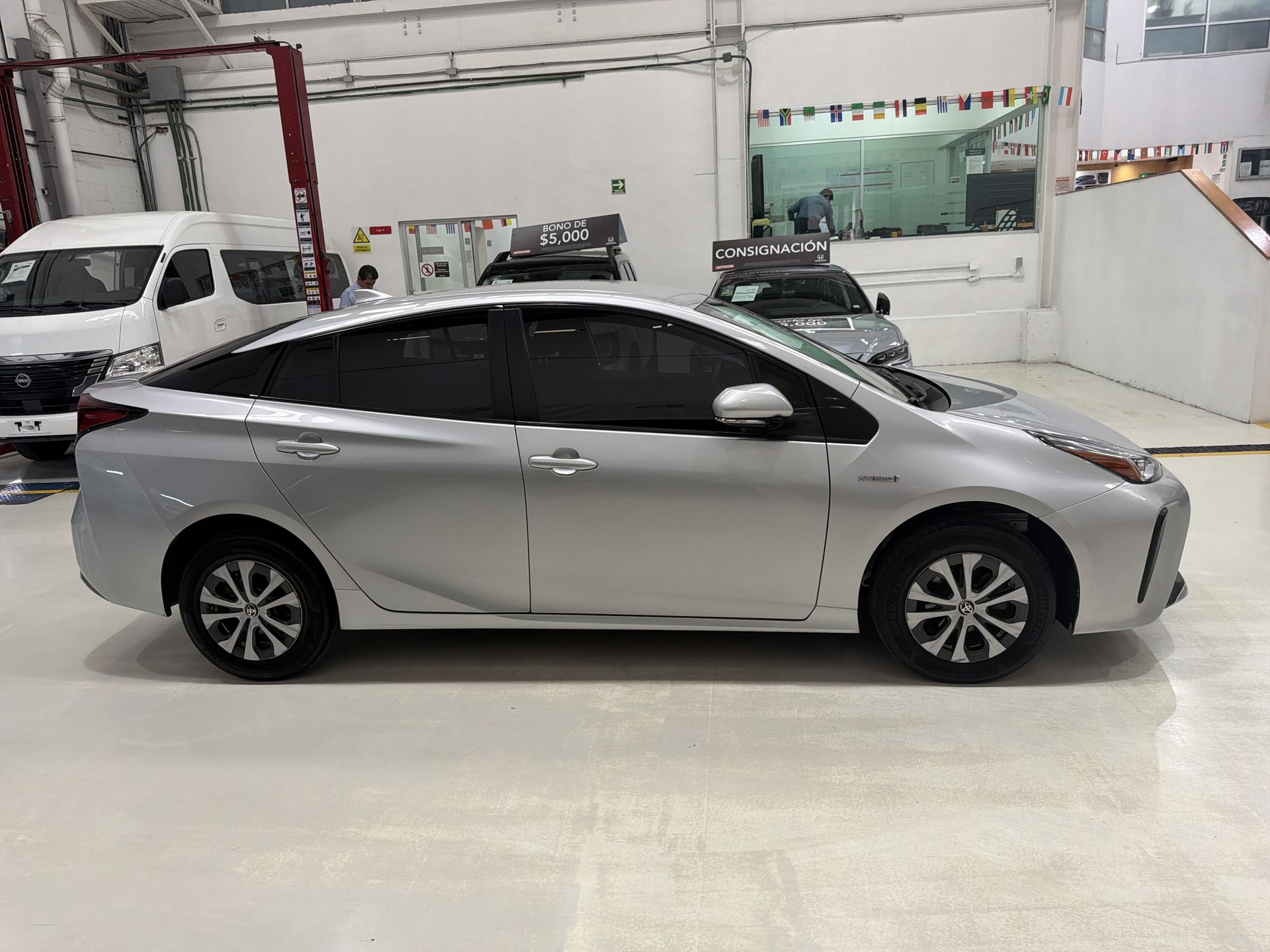 2022 Toyota PRIUS BASE BASE