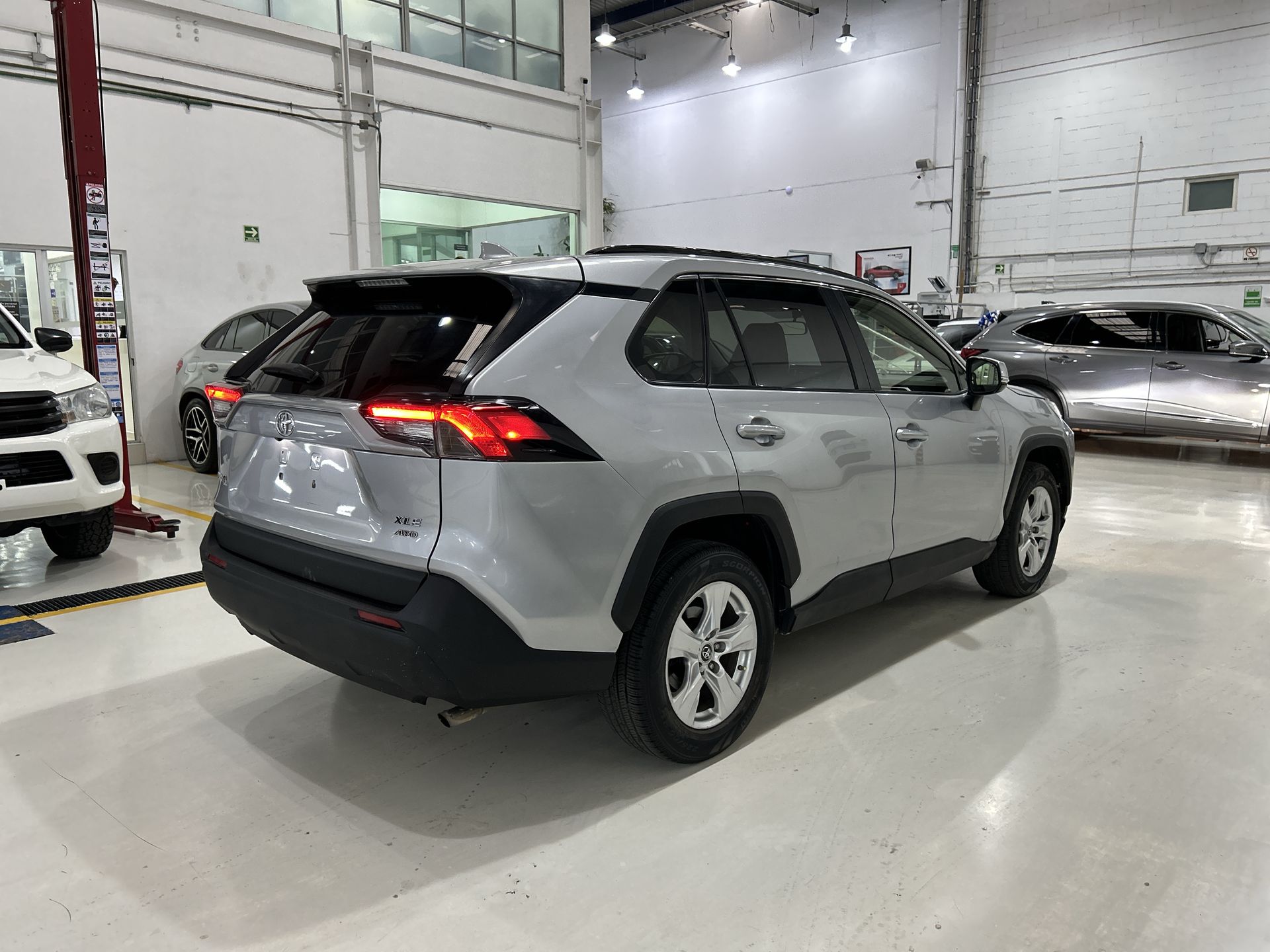 2019 Toyota RAV4 2.5 XLE AWD AT