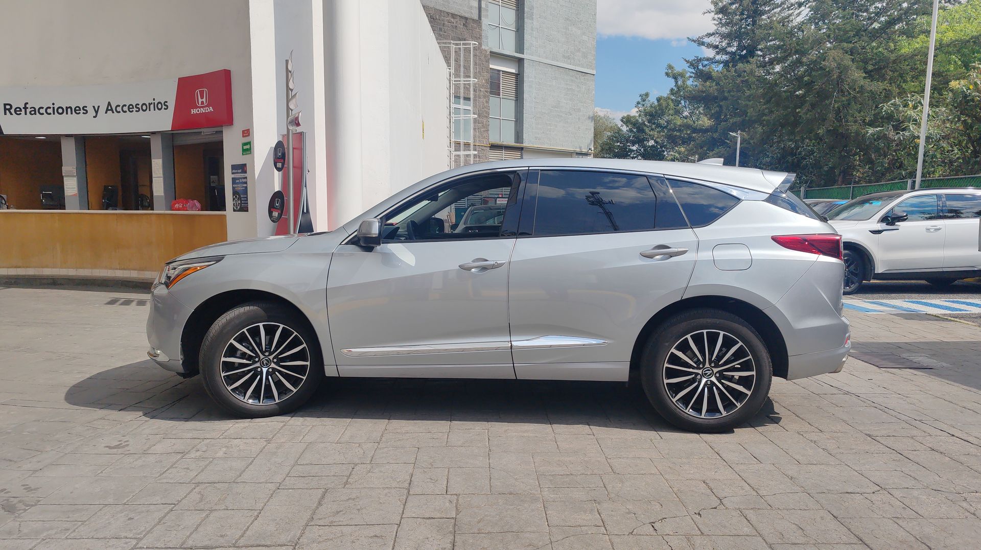 2025 Acura RDX ADVANCE