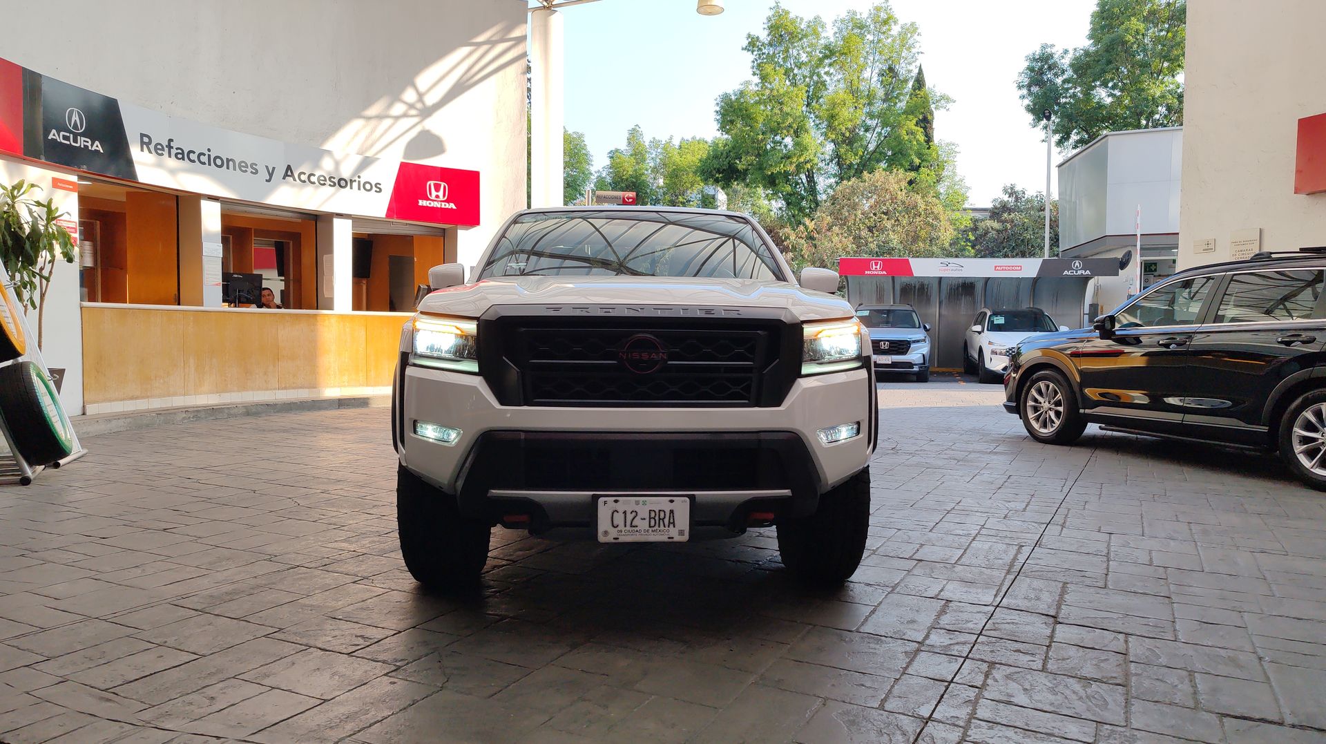 2024 Nissan FRONTIER V6 PRO-4X 24