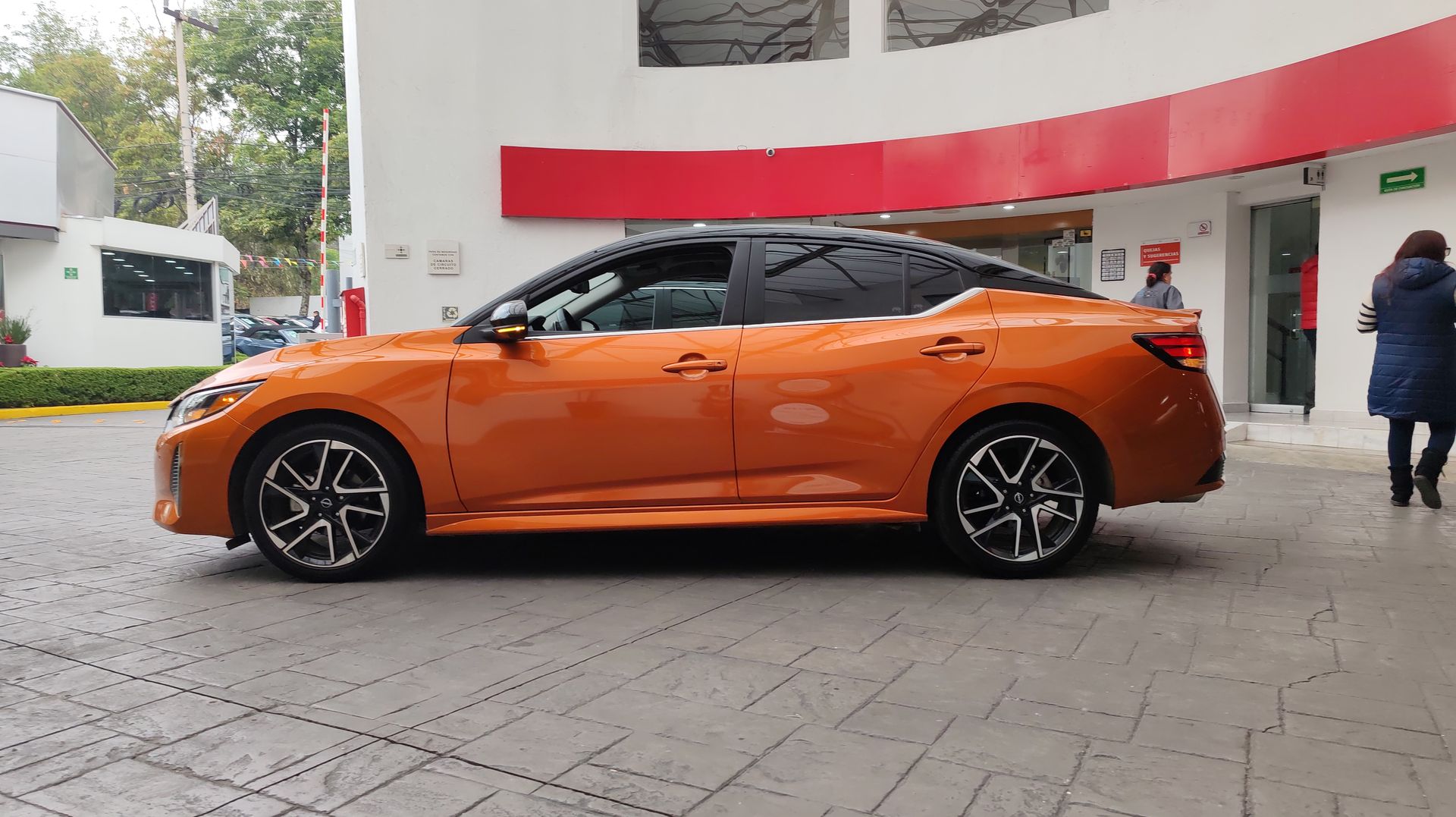 2025 Nissan SENTRA PLATINUM BITONO CVT 25