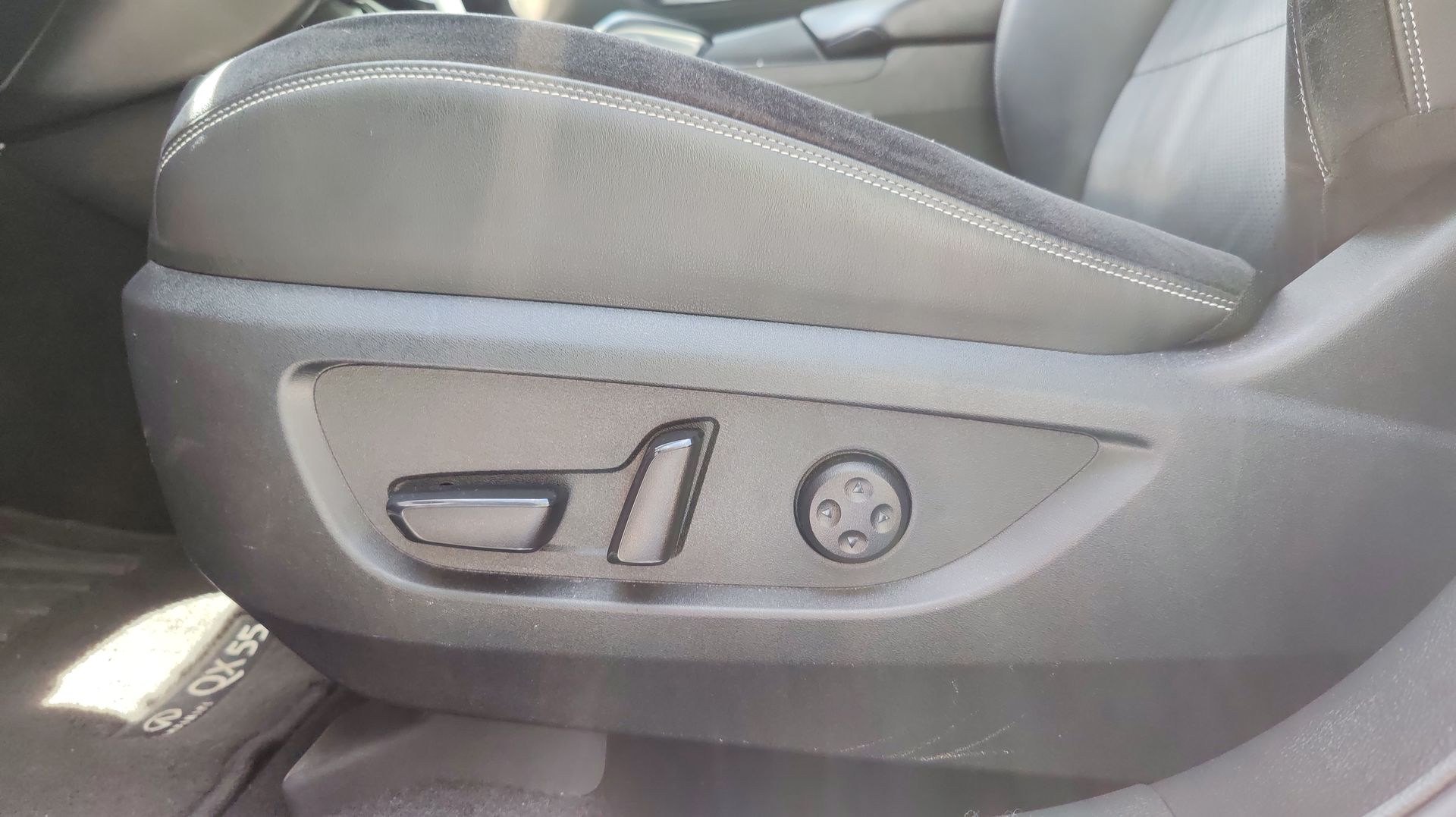 2024 Nissan INFINITI 2.0L SENSORY AWD 24