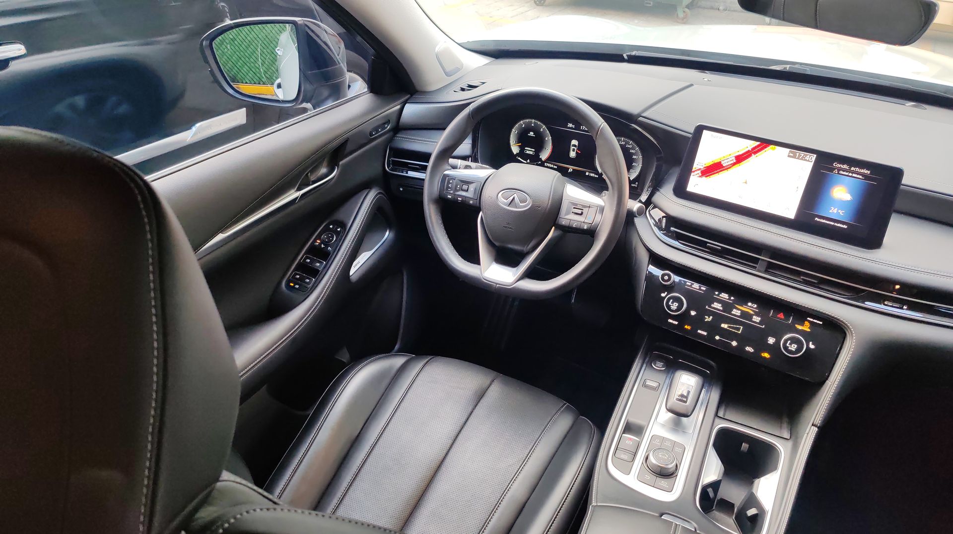 2023 INFINITI QX60 3.5L LUXE AWD 23