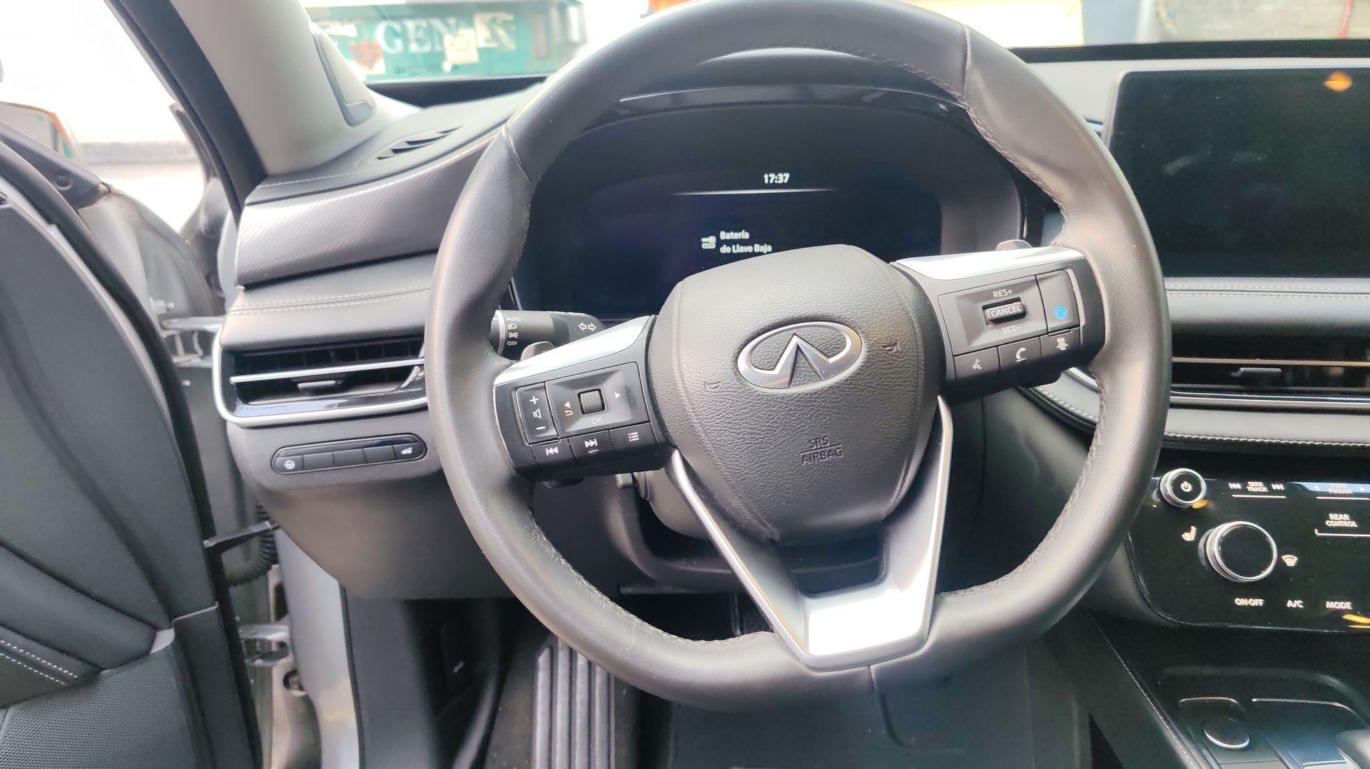 2023 INFINITI QX60 3.5L LUXE AWD 23