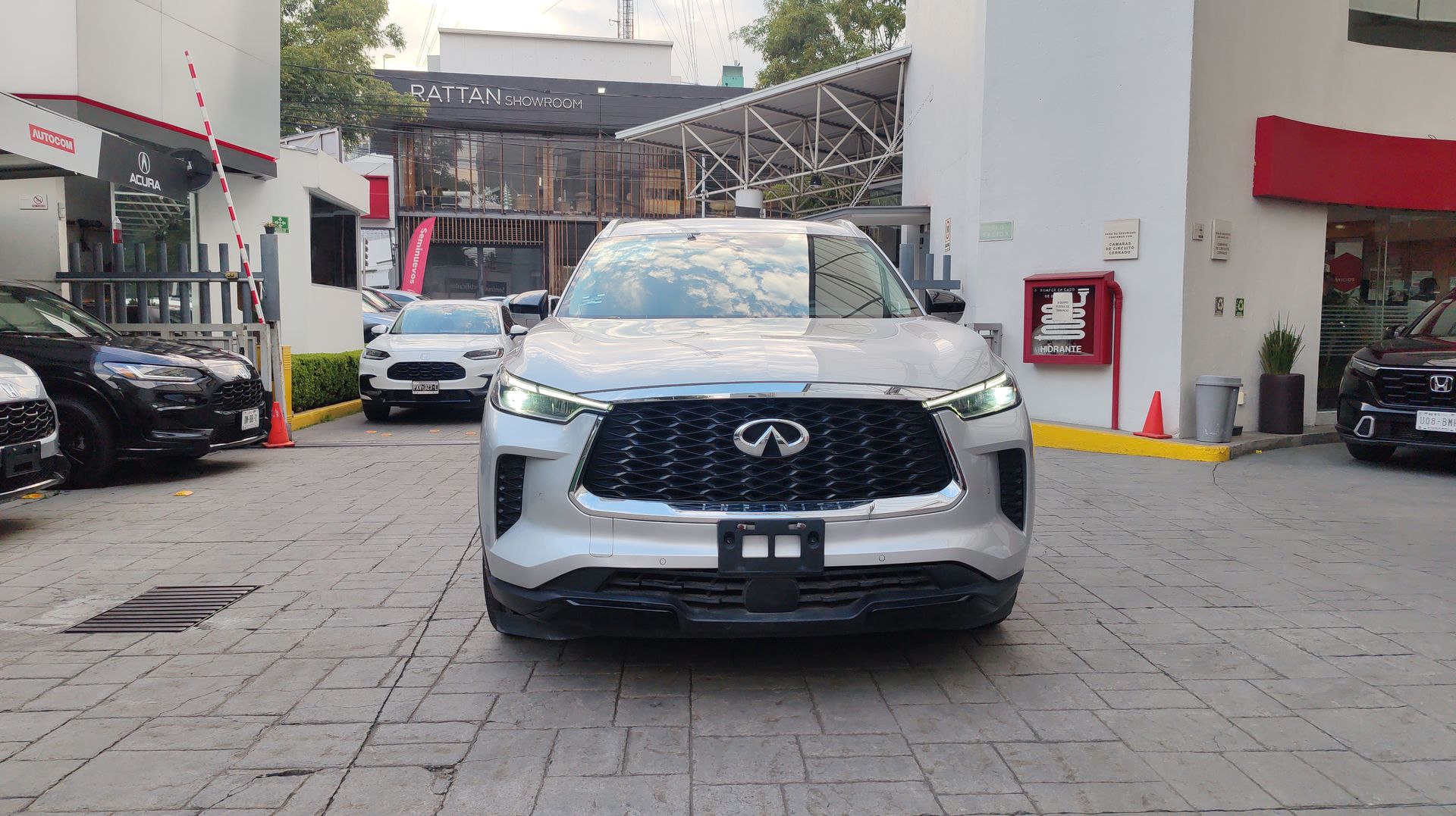 2023 INFINITI QX60 3.5L LUXE AWD 23