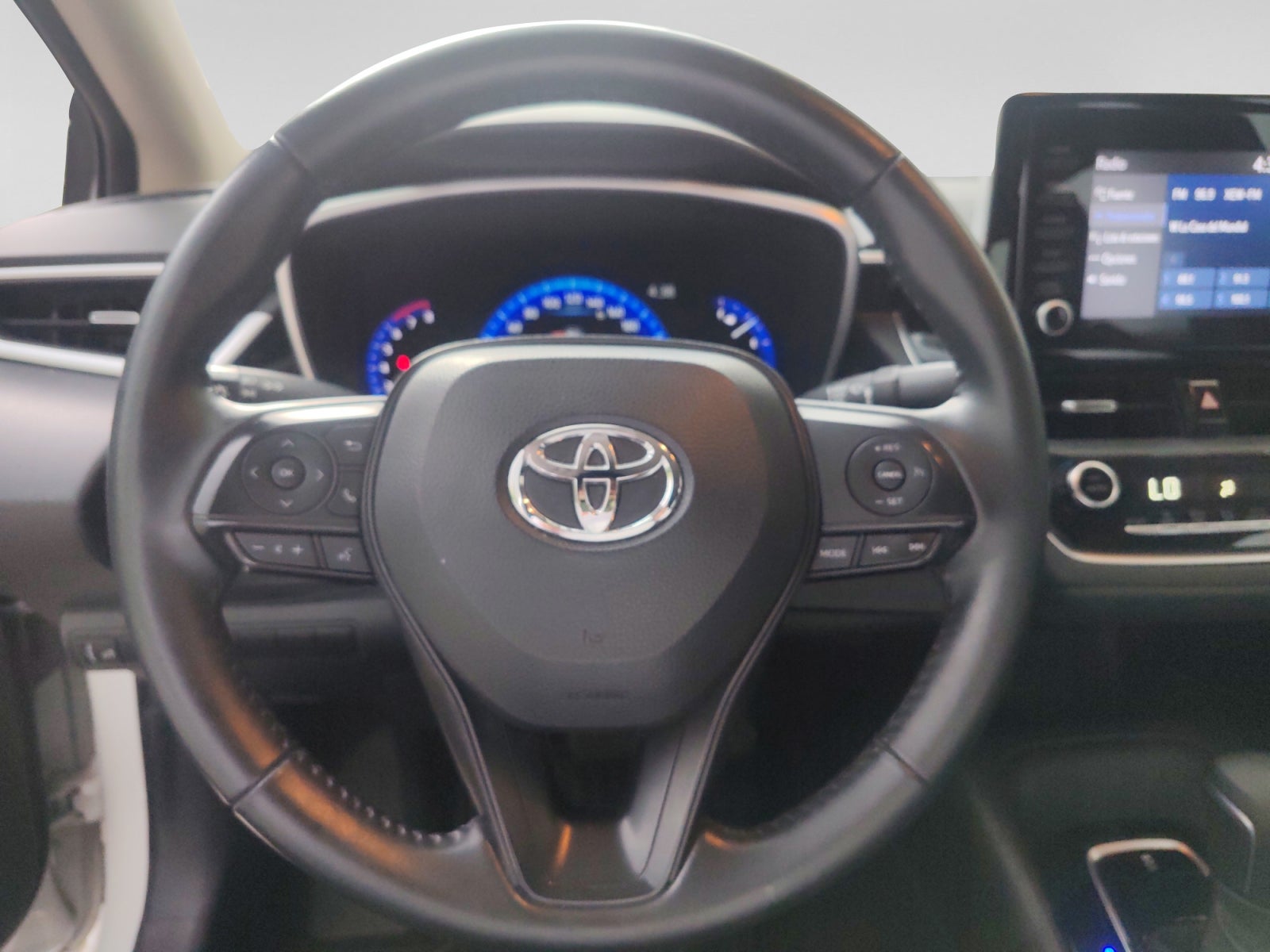 2022 Toyota COROLLA XLE