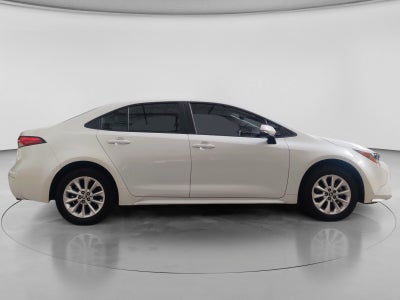 2022 Toyota COROLLA XLE