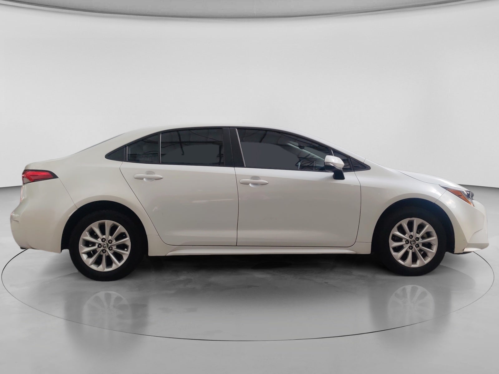 2022 Toyota COROLLA XLE
