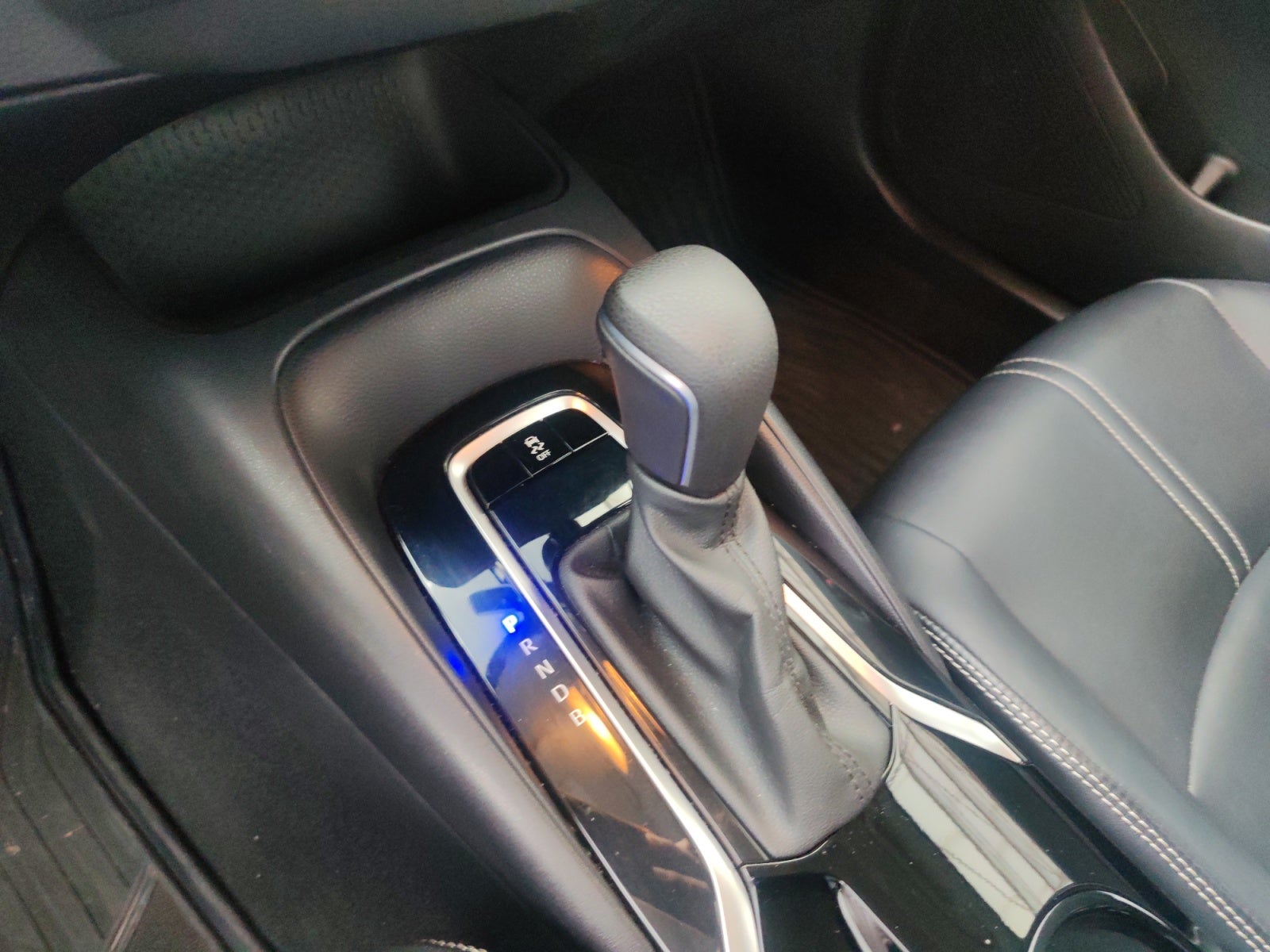2022 Toyota COROLLA XLE