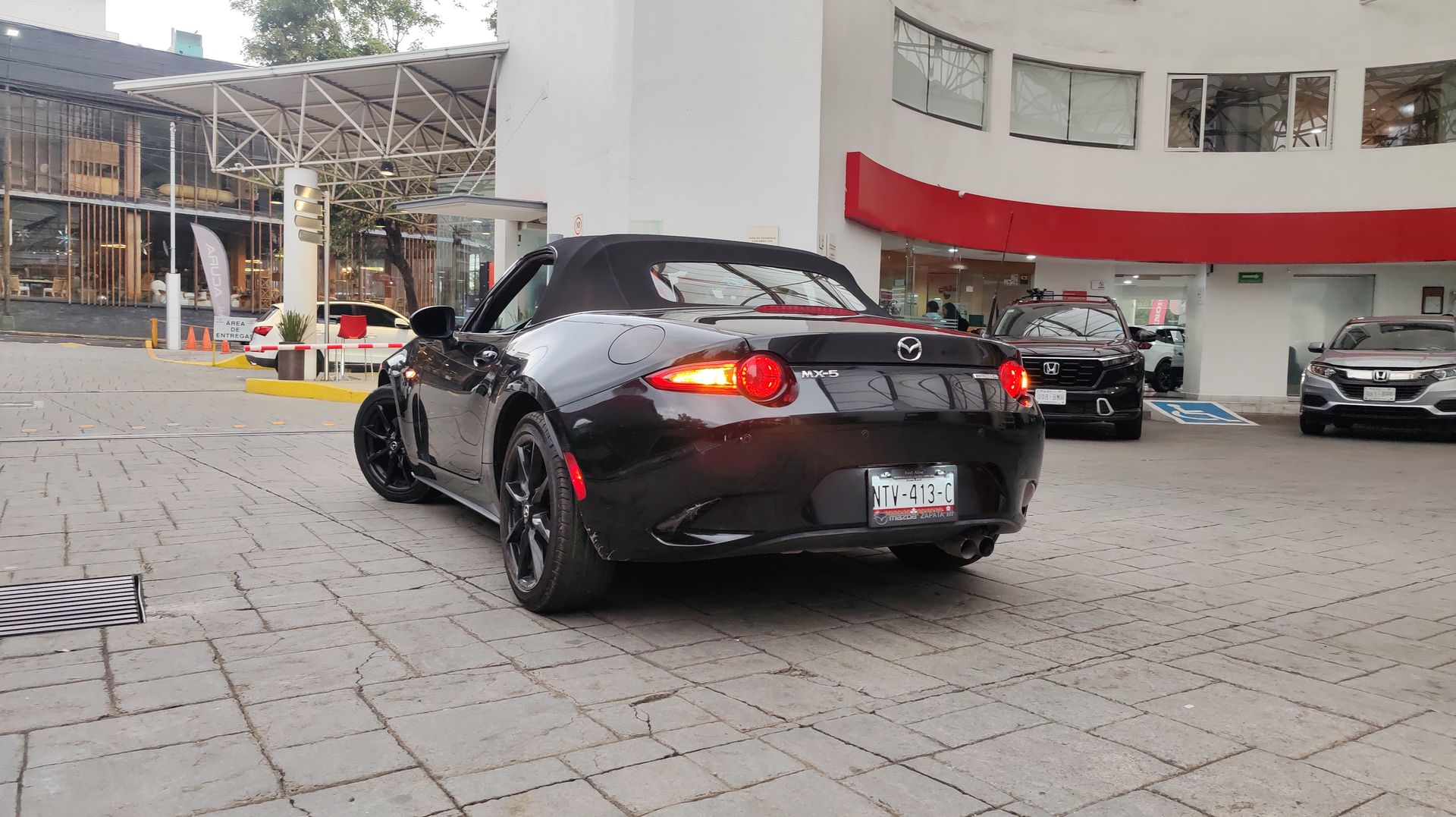 2021 Mazda Mazda MX-5 MX-5 4 GASOLINA 2P