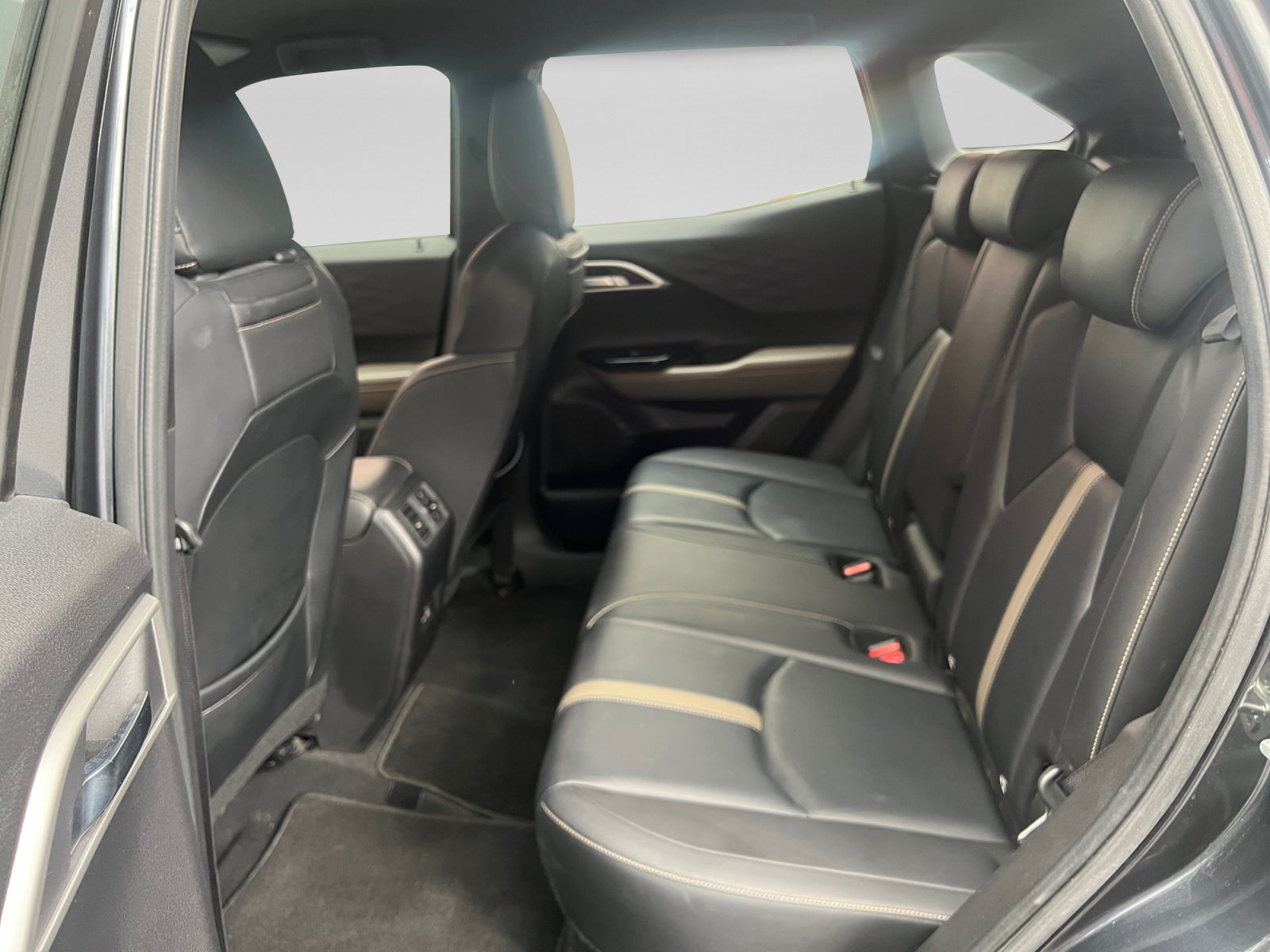 2025 Mitsubishi OUTLANDER SE PLUS