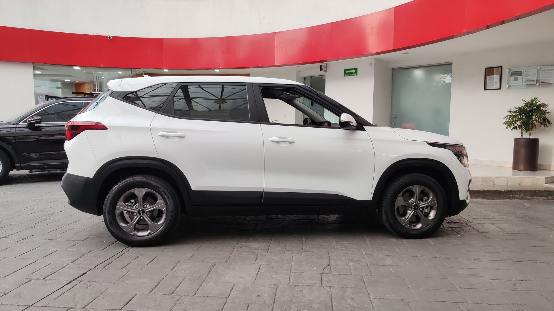 2023 Kia SELTOS EX TA