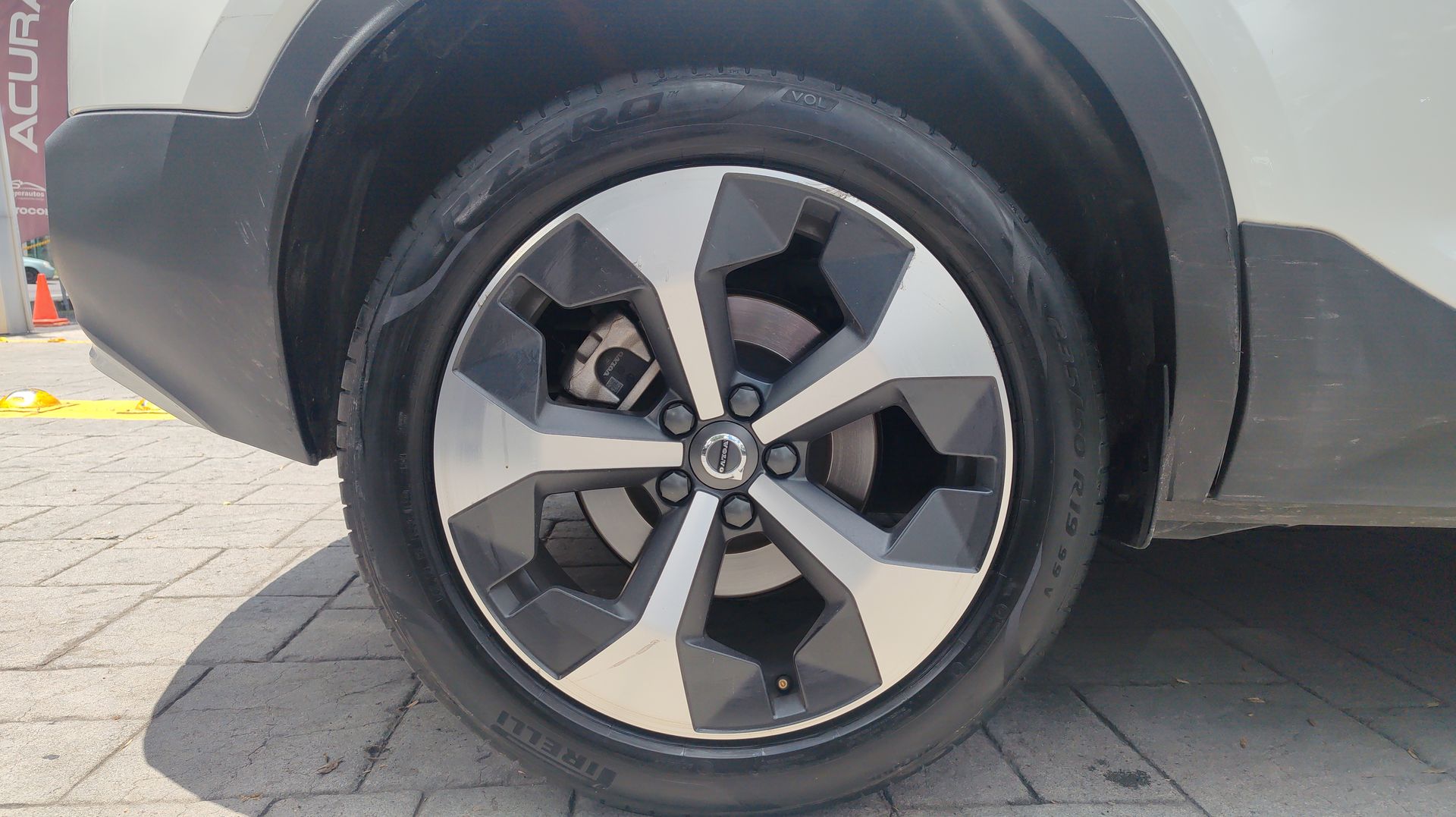 2023 Volvo XC40 ULTIMATE B4 MILD HYBRID