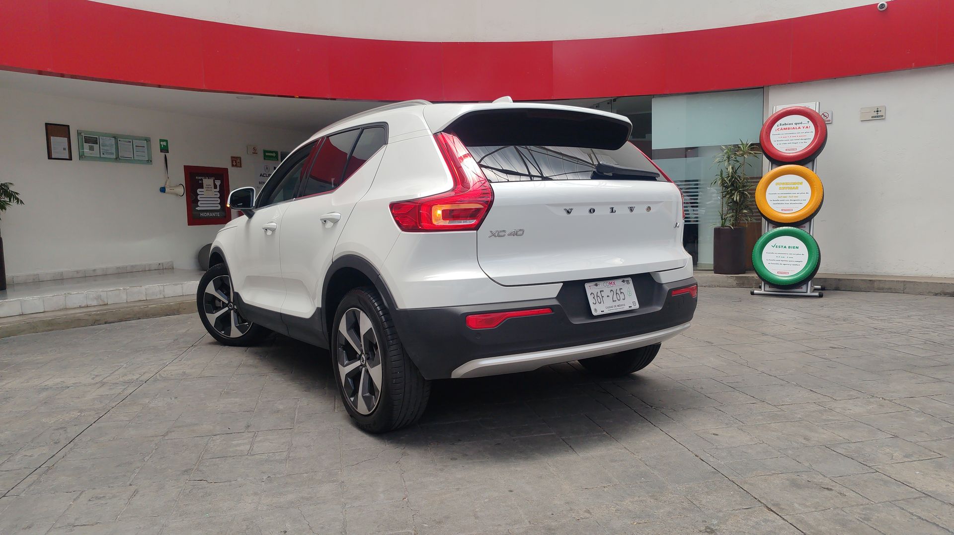 2023 Volvo XC40 ULTIMATE B4 MILD HYBRID